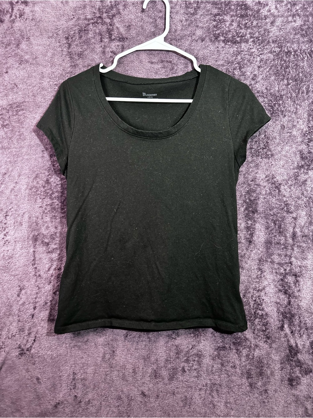 No Boundaries Black Short Sleeve Scoop Neck Tee
